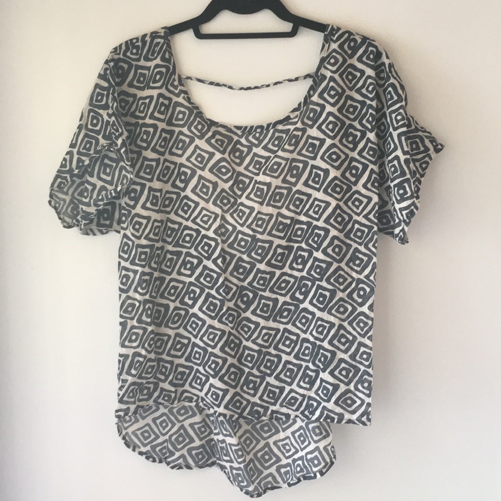Square print top